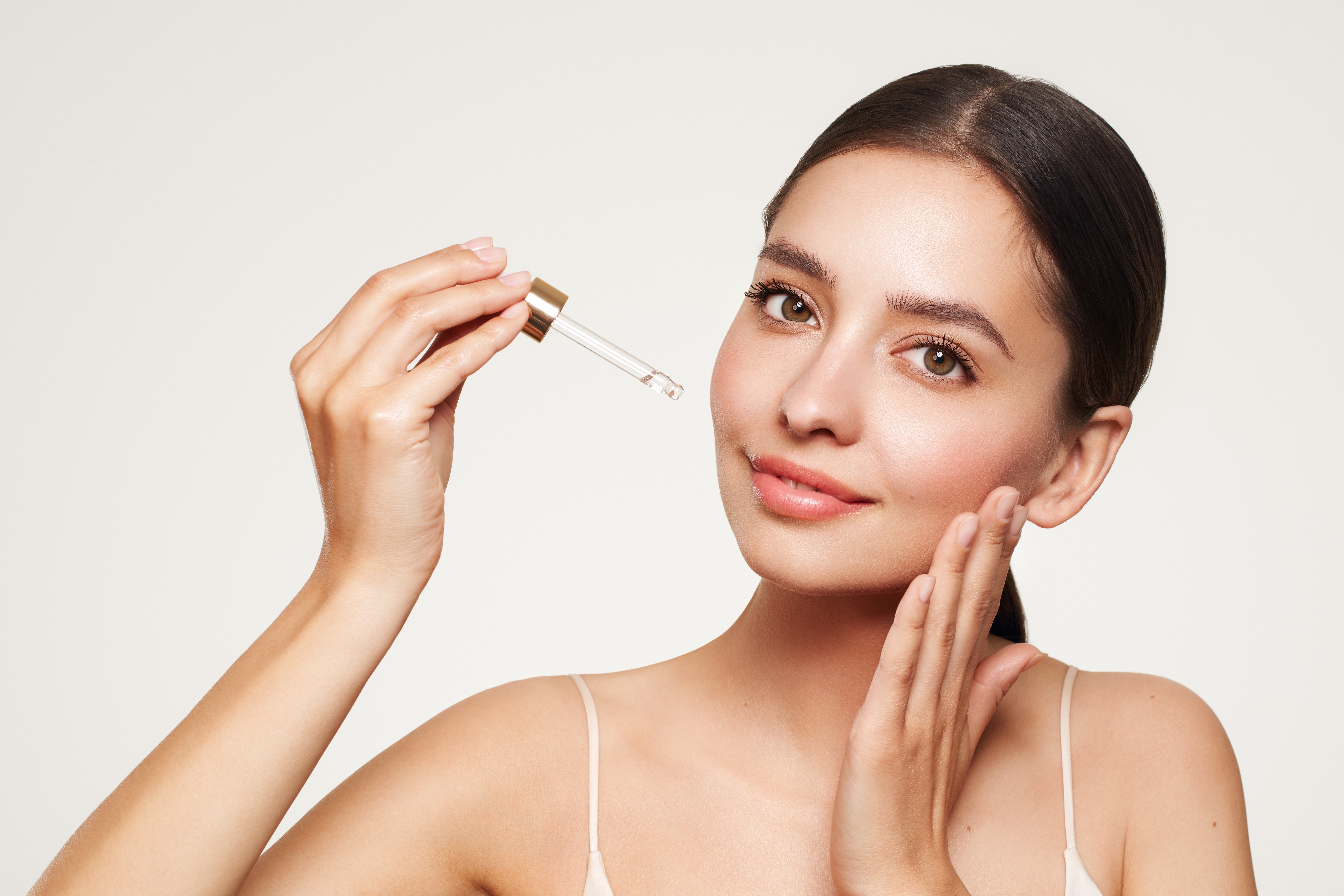woman doing beauty